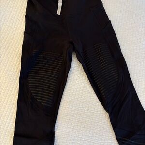 Lululemon crop leggings 8